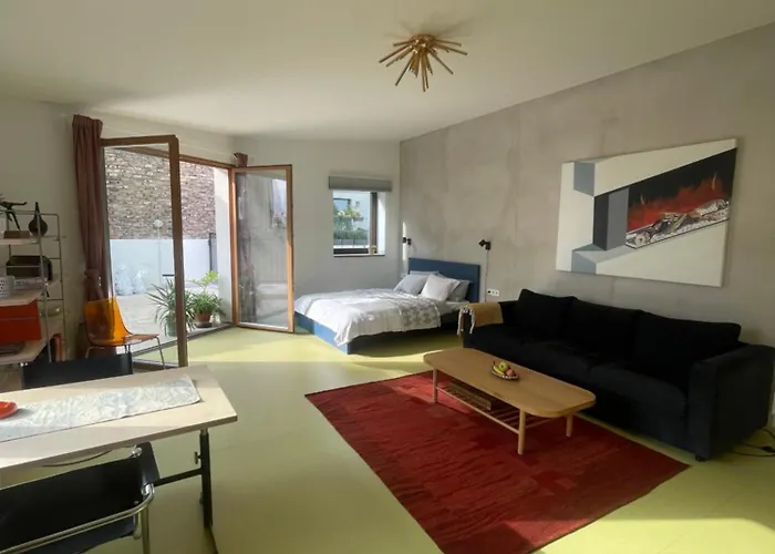 Stylish Apartment, Top Floor With Private Terrace